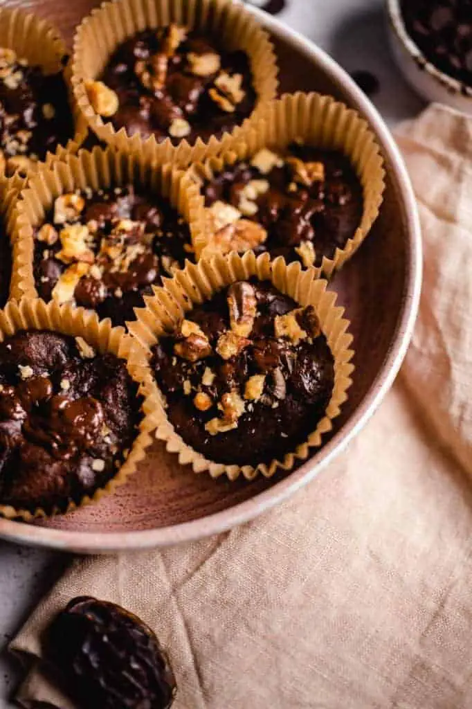 vegan healthy date muffins