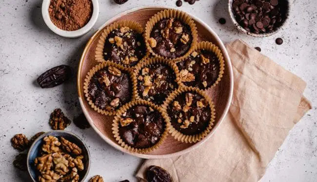 vegan healthy date muffins