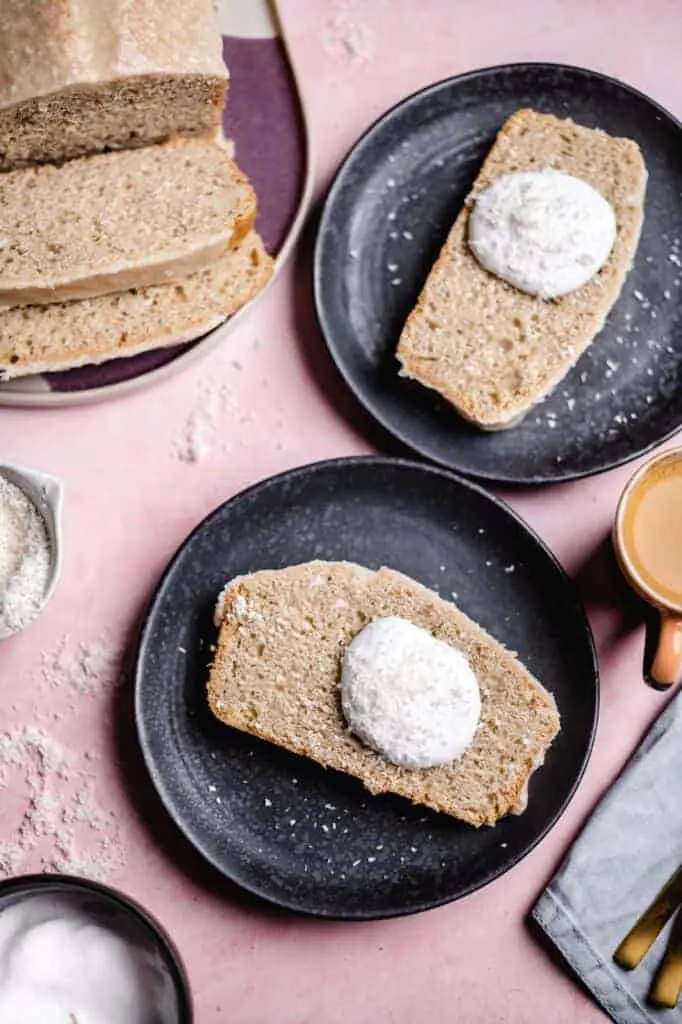 Vegan coconut cake (6 ingredients)