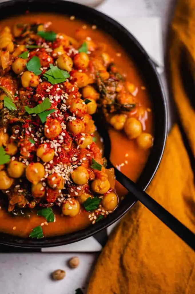 Tomato chickpeas pan (vegan) recipe