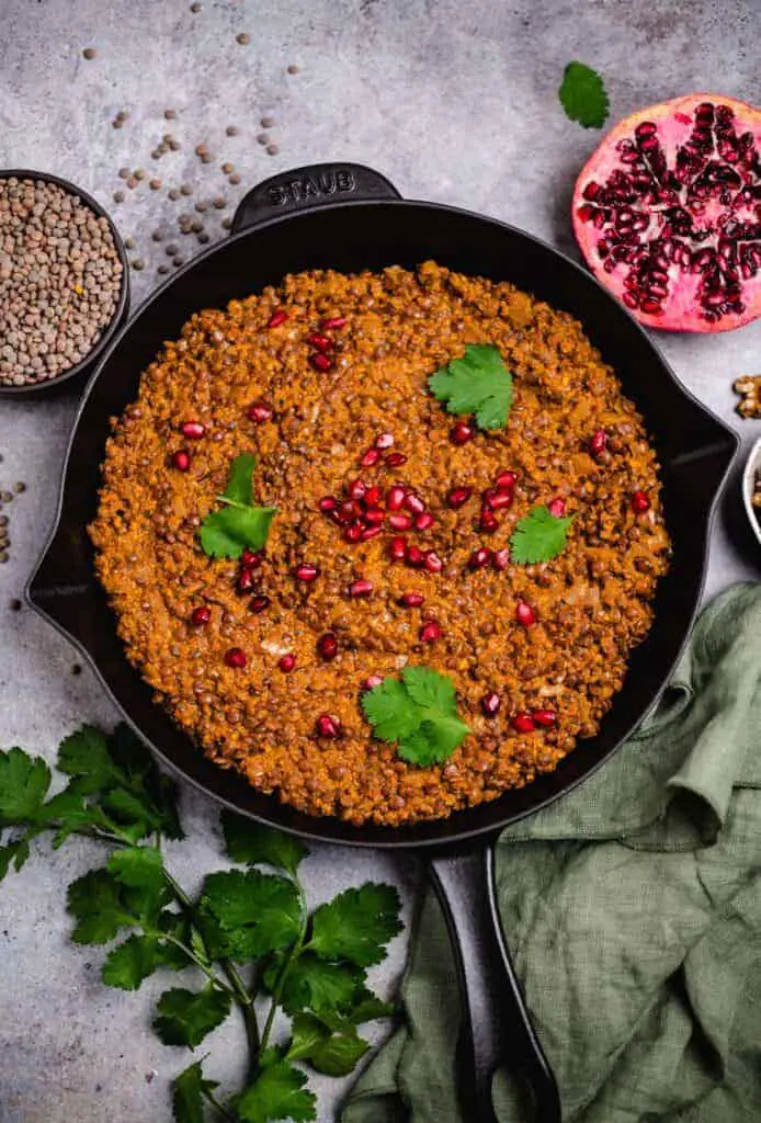 Vegan lentils fesenjan