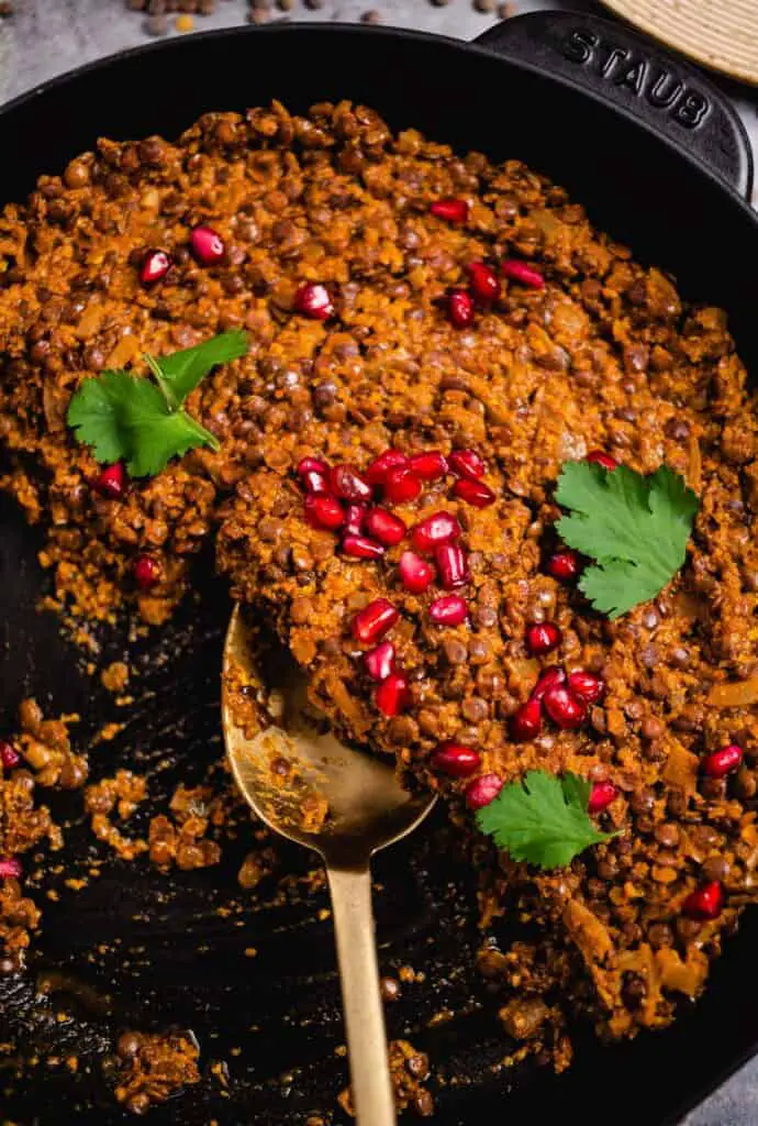 Vegan lentils fesenjan