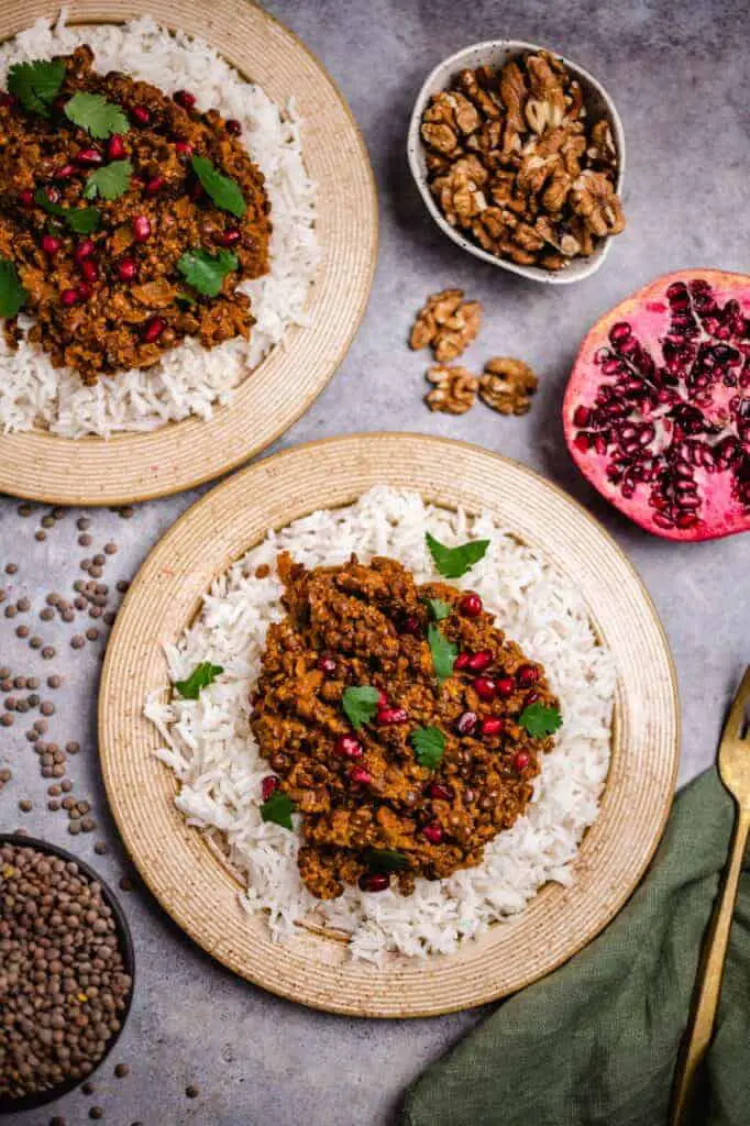 Vegan lentils fesenjan