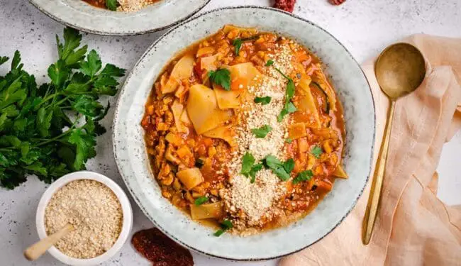 Vegan lasagna soup