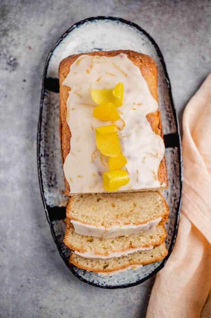 Vegan lemon cake (reduced oil) - 7 ingredients recipe