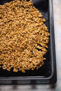 veganes Erdnussbutter Granola (glutenfrei)