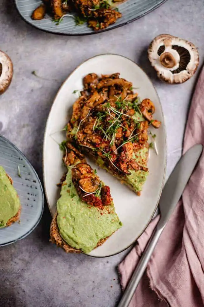 Avocado tahini bread with mushrooms