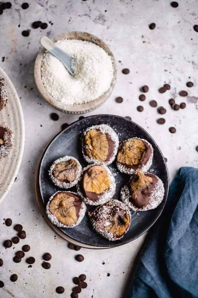 vegan chocolate coconut figs (3 ingredients)