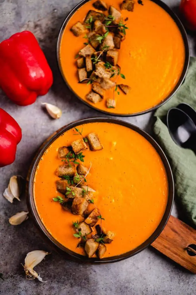 vegan roasted red bell pepper and tomato soup