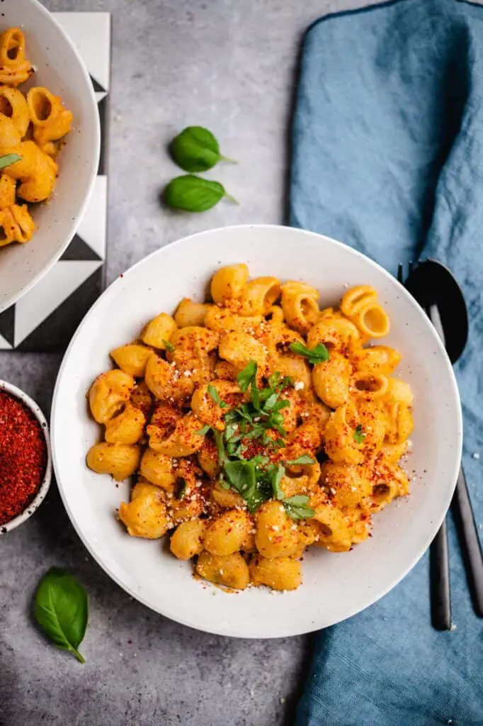 vegan hummus pasta with gochujang sauce recipe