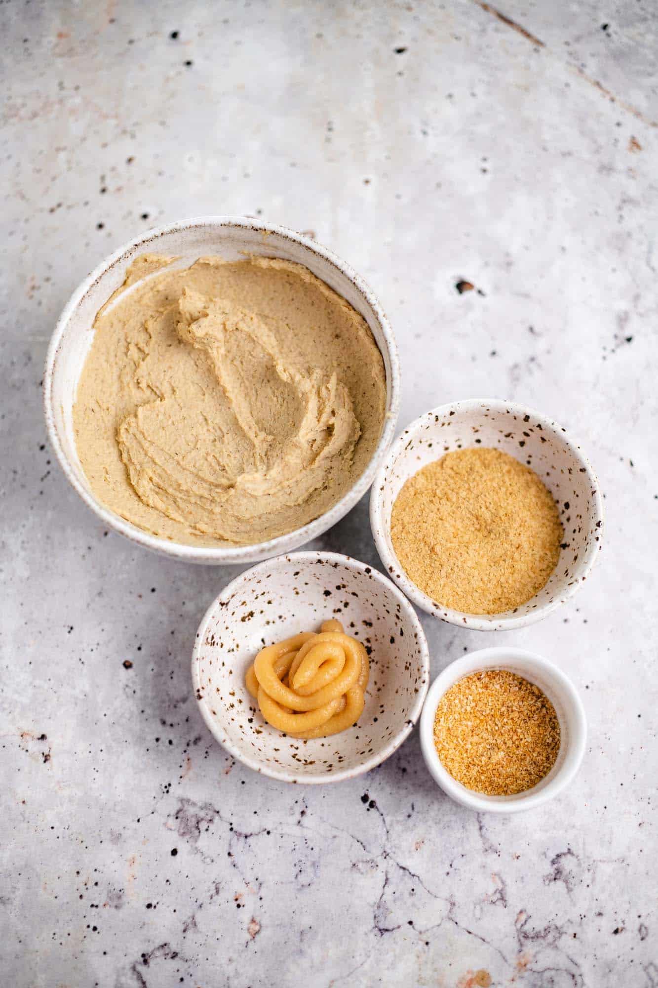 Vegan hummus dressing (3 variants) — VEGANE VIBES