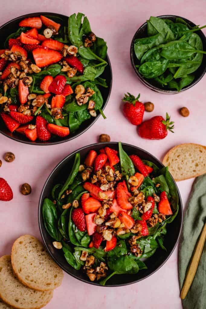 Vegan strawberry spinach salad with hazelnuts