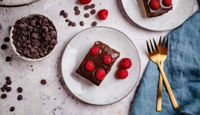 Vegan raspberry chocolate shortbread