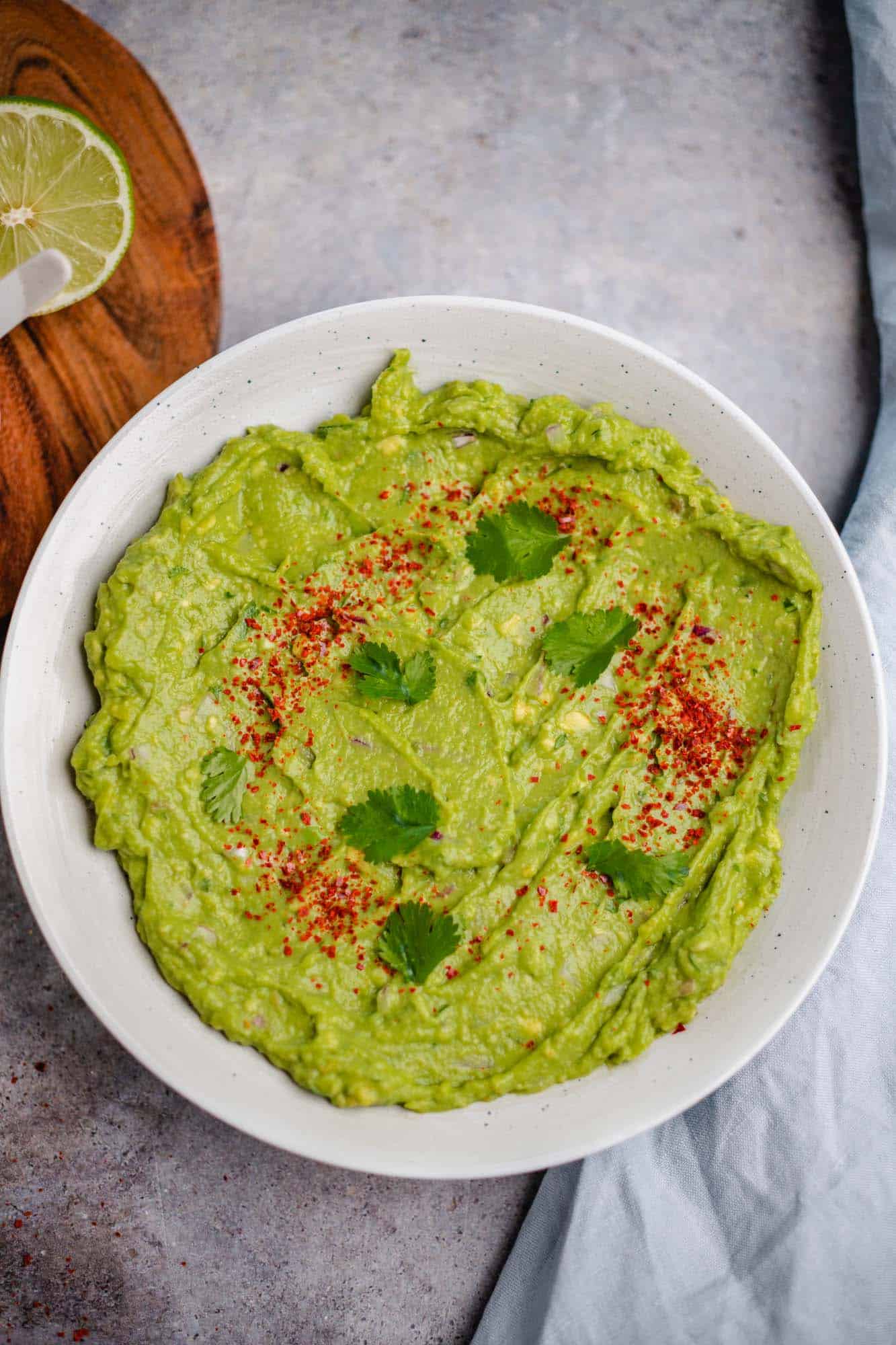make Vegan Guacamole yourself (10 min) — VEGANE VIBES