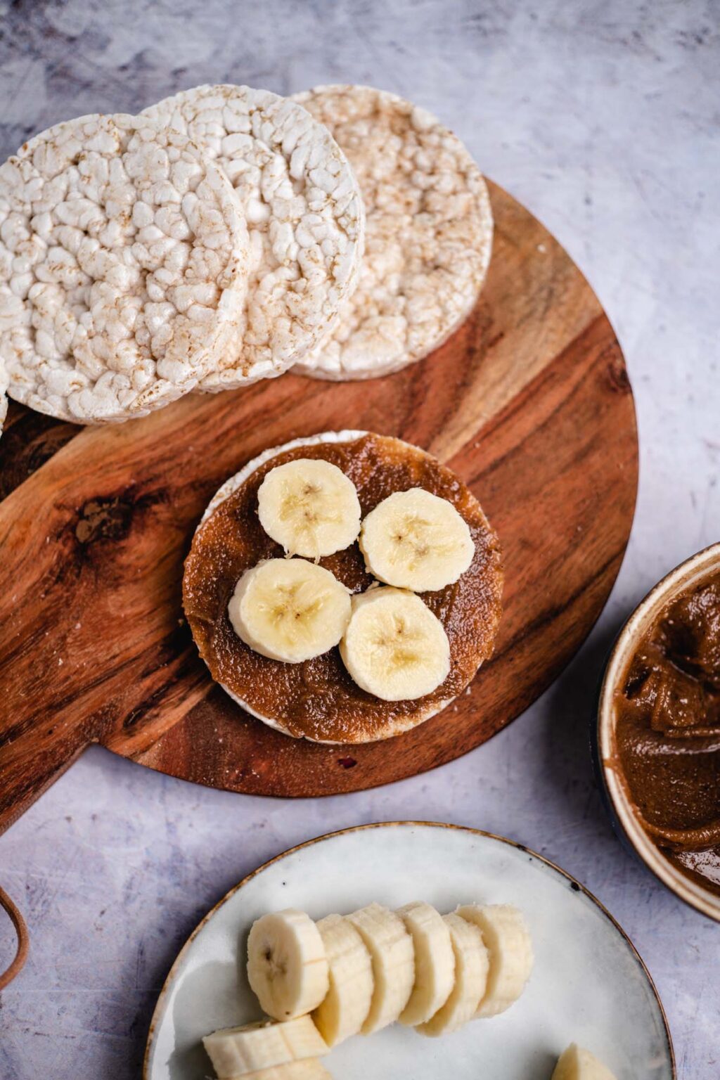 vegan Rice wafers with nut puree and chocolate — VEGANE VIBES