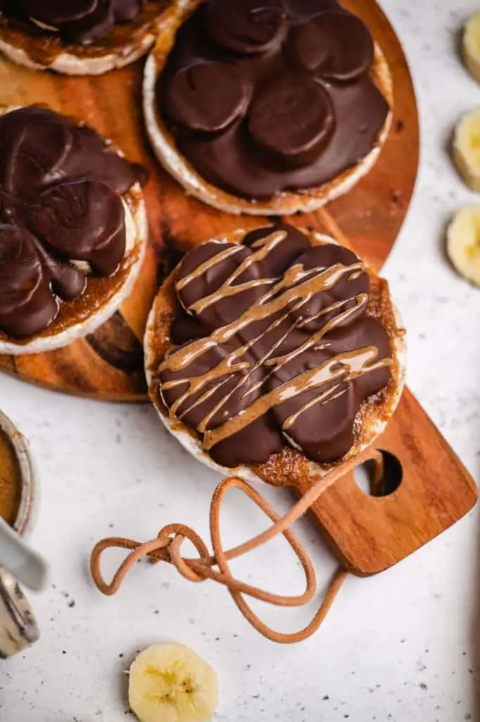 Rice wafers with nut puree and chocolate