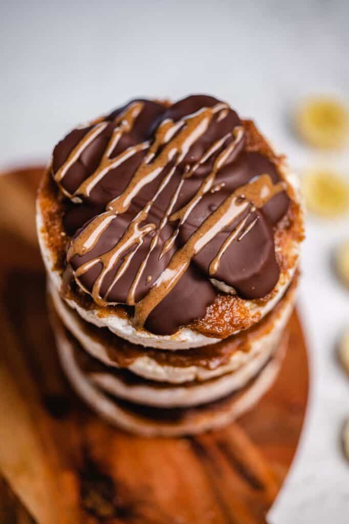 Rice wafers with nut puree and chocolate