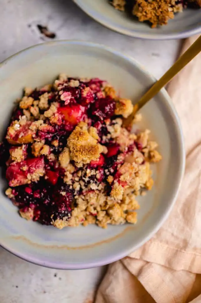 Blackberry Apple Crumble (vegan, gf)