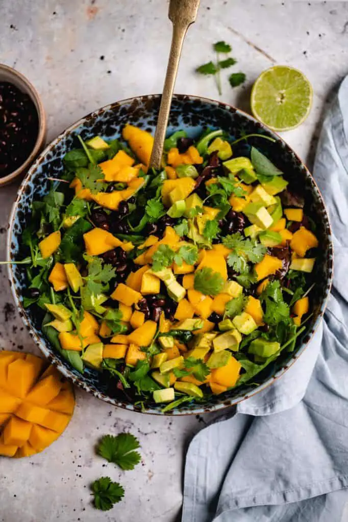 Vegan salad with mango and black beans recipe