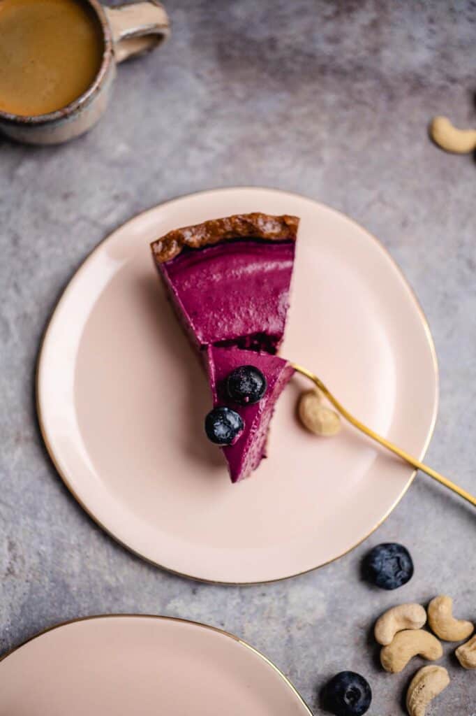 Vegan blueberry cheesecake (raw)