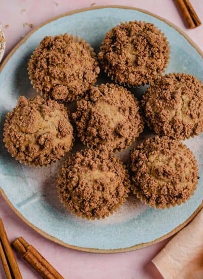 Vegan Cinnamon Crumble Muffins
