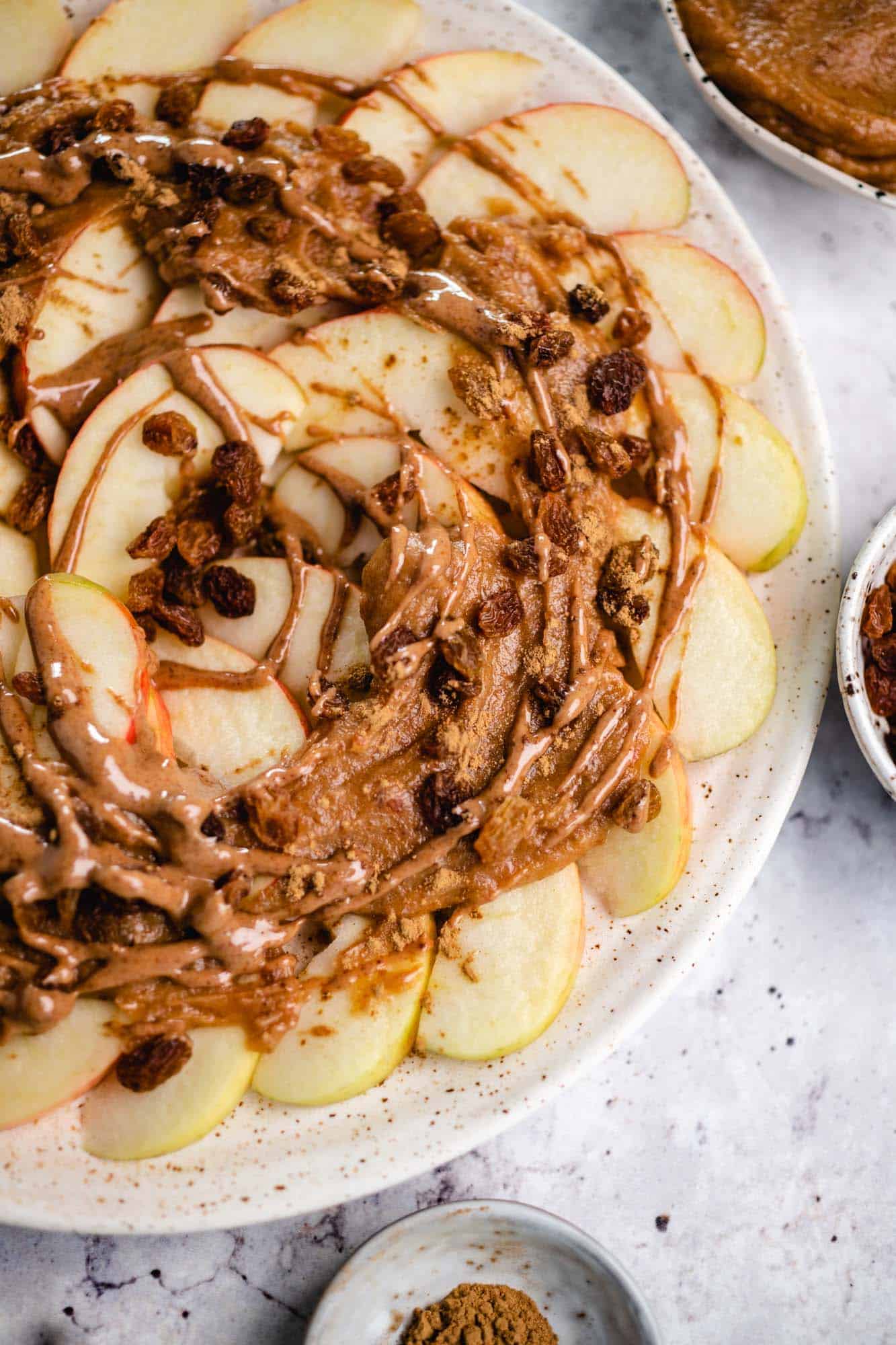 Vegan Apple Nachos (gluten free) (15 Min) — VEGANE VIBES