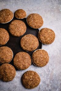 Die Lebkuchen backen