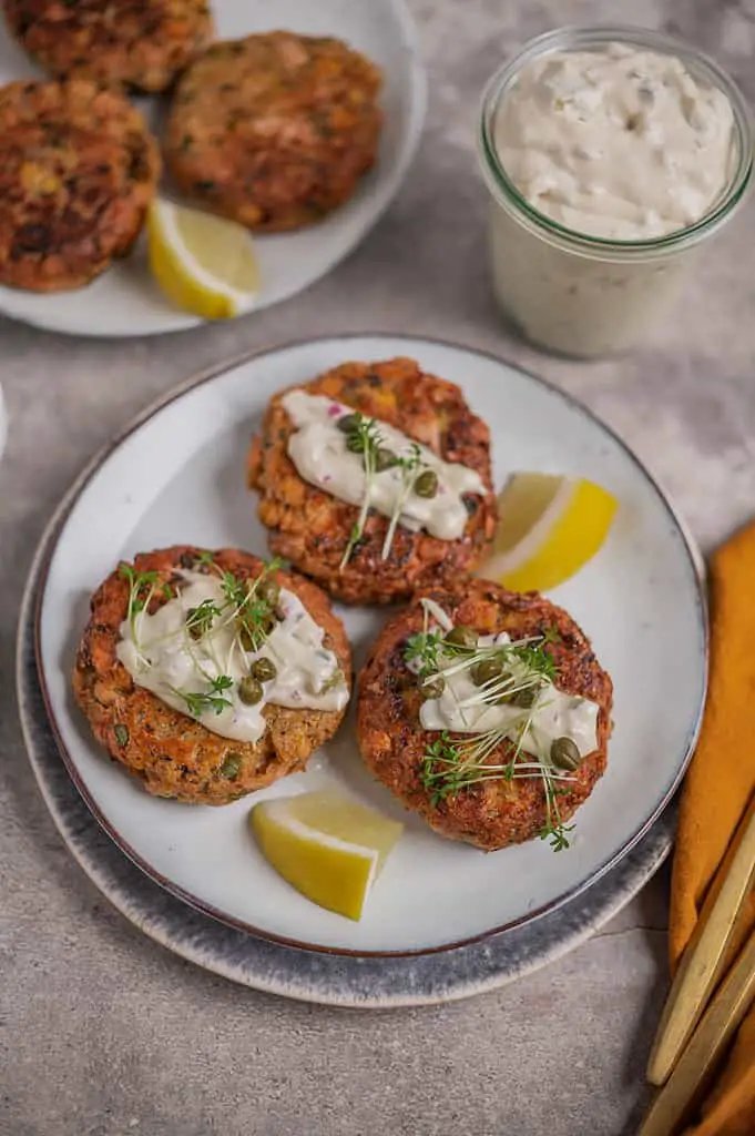 Fish cakes with jackfruit and chickpeas